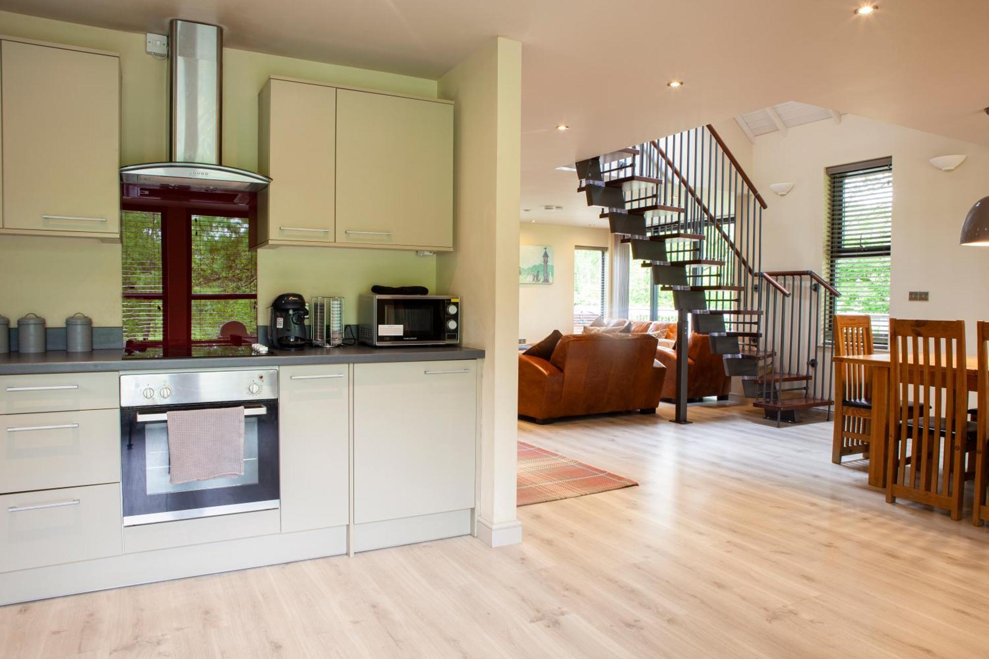 Elm Escapes Villa ไนท์ตัน ภายนอก รูปภาพ